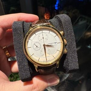 Tissot t-classic carson T0854273601100 Gold Case with Brown Strap